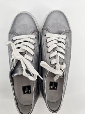 Frye Metallic Silver Leather Sneakers with White Laces 8 Womens